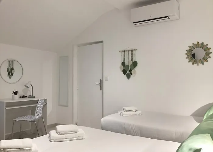 Apartment Somea 110m2 Climatise, Parking, Proche Sanctuaire